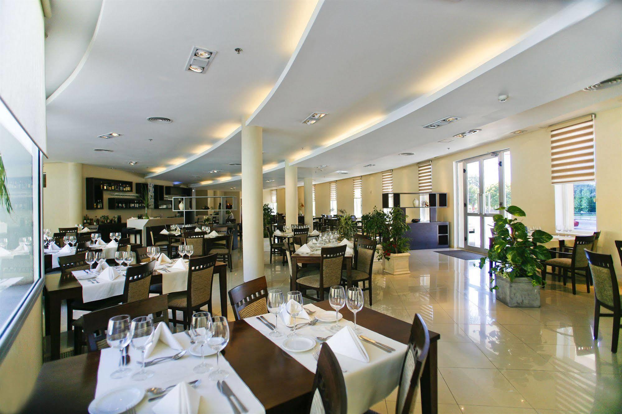 Quorum Hotel, Urbano Córdoba